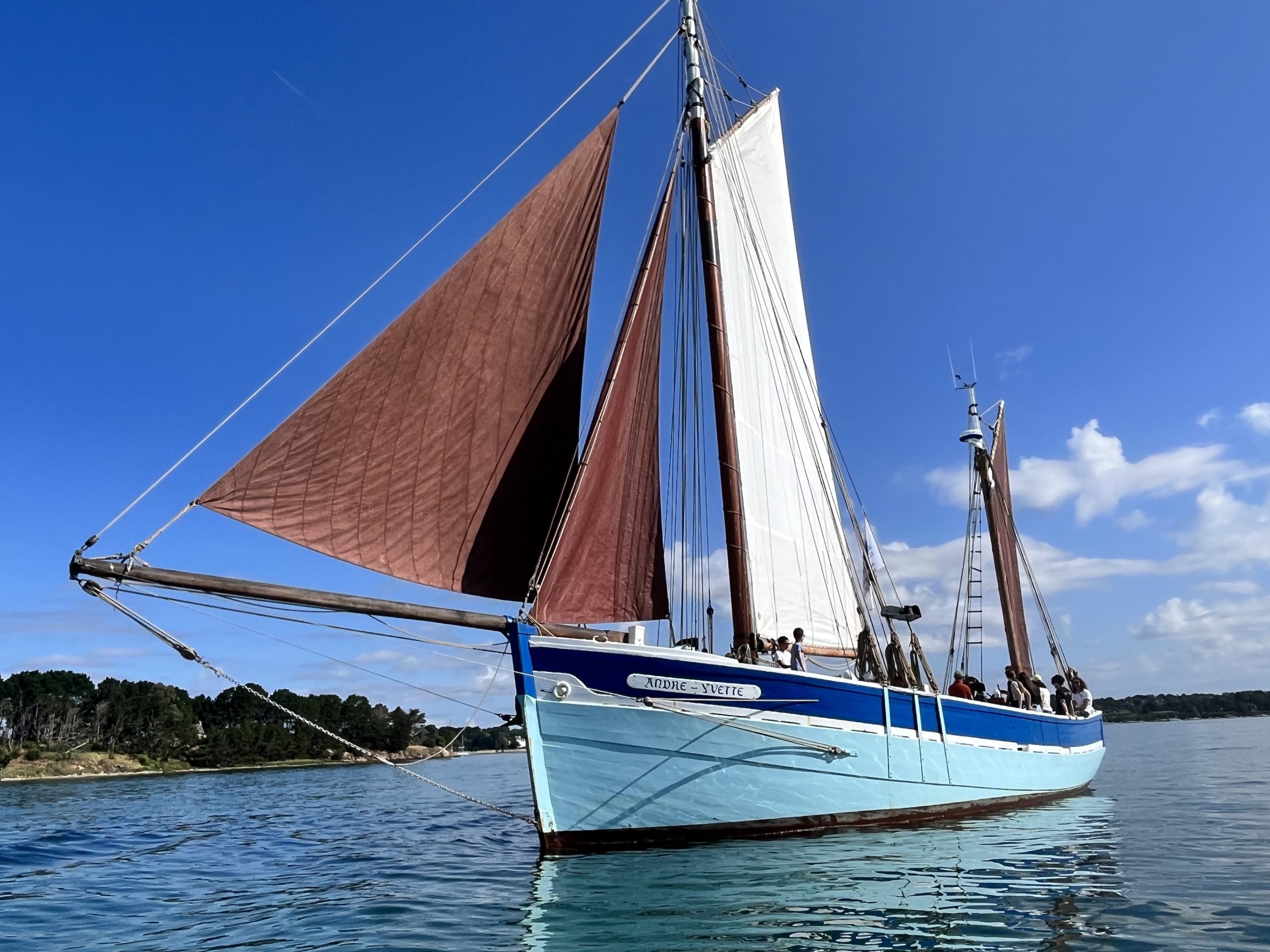 Journée avec repas à bord – Golfe du Morbihan